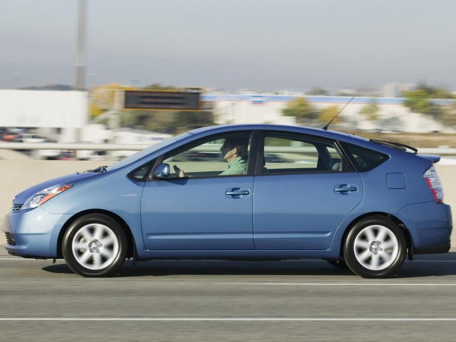  Toyota Prius 2003 года  (US) (фото 2 из 23)